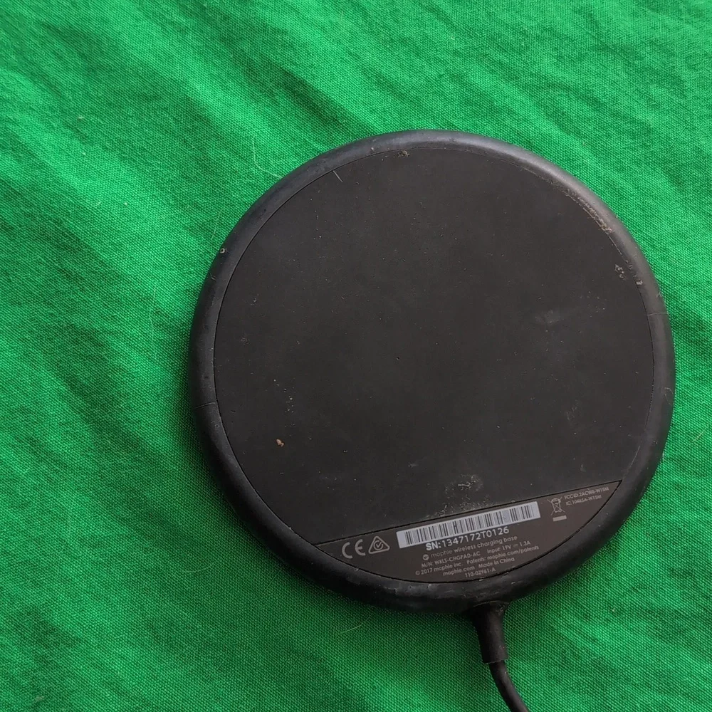 Mophie Wireless Charging Base with Power Adapter